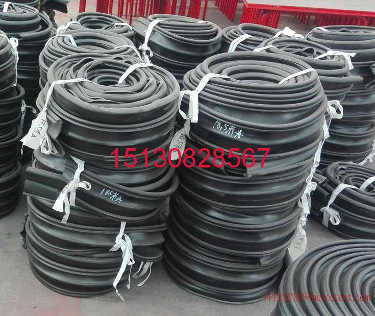良品擠出型橡膠止水帶生產(chǎn)線投入運(yùn)營產(chǎn)量大增1